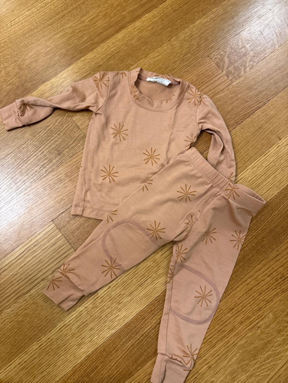 Chasing Windmills Long Sleeve Thermal Set in Dusty Peach with Starburst Print